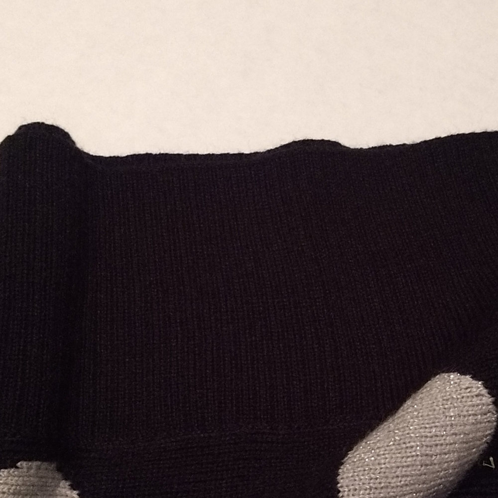 Sweater - Picture 6 of 7